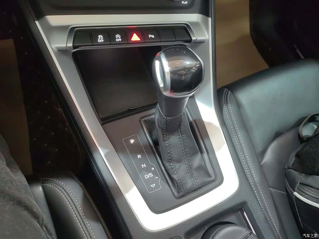 Audi Q3, 2021 10