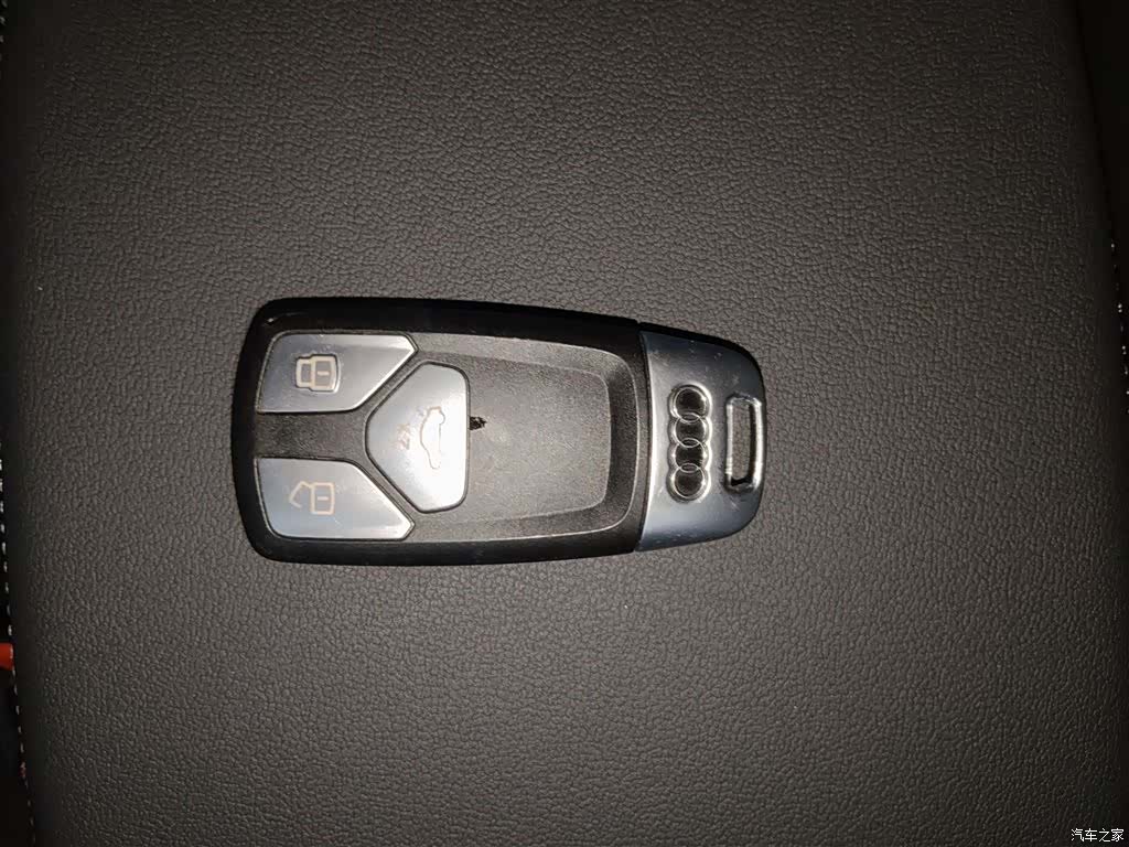 Audi Q5L, 2022 11