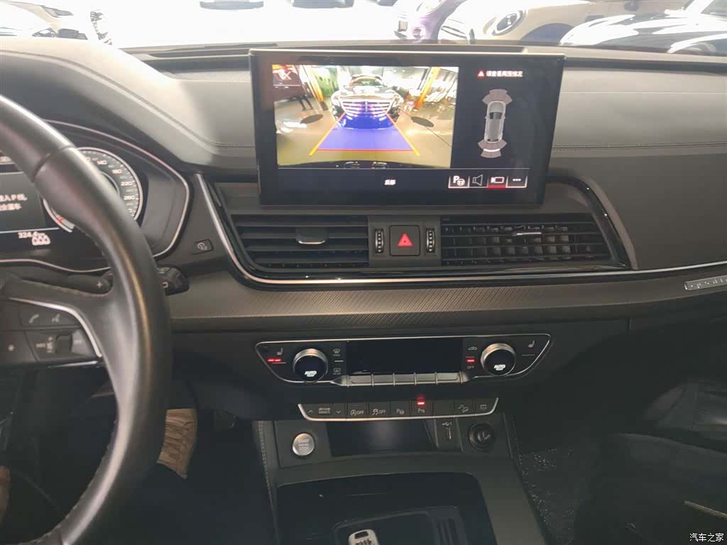 Audi Q5L, 2022 все фото