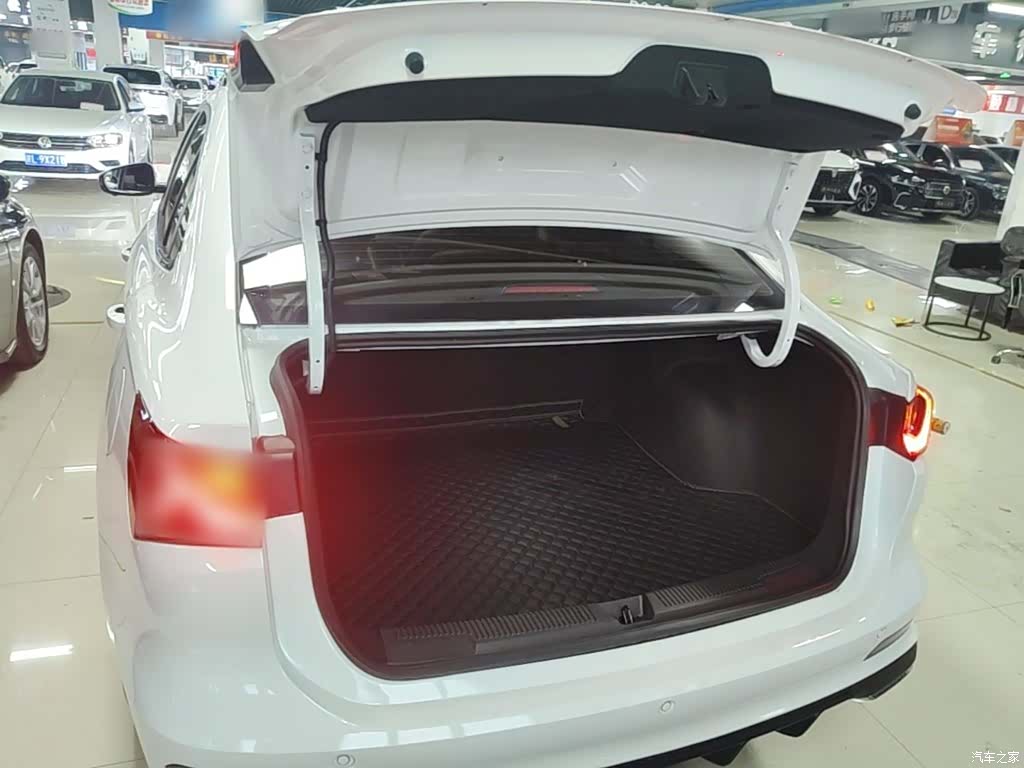 Roewe i5, 2025 19