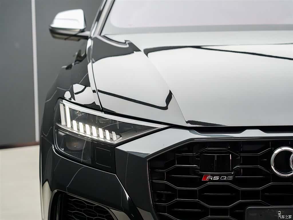 Audi Q8, 2024 4