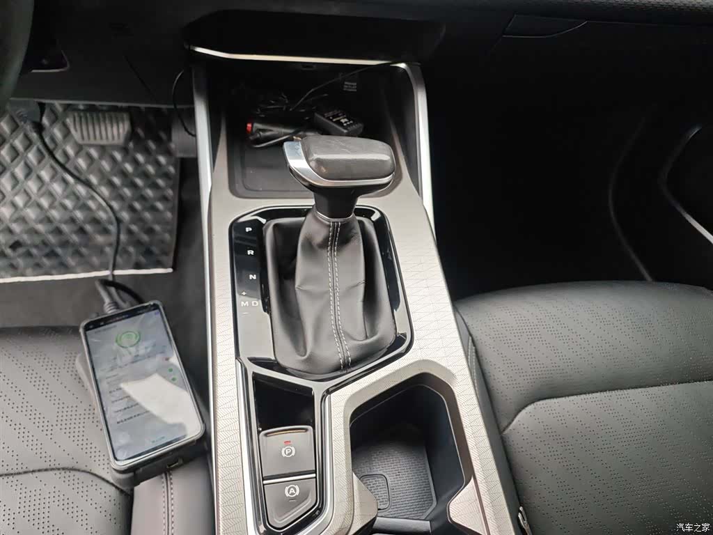 Geely Emgrand, 2023 14