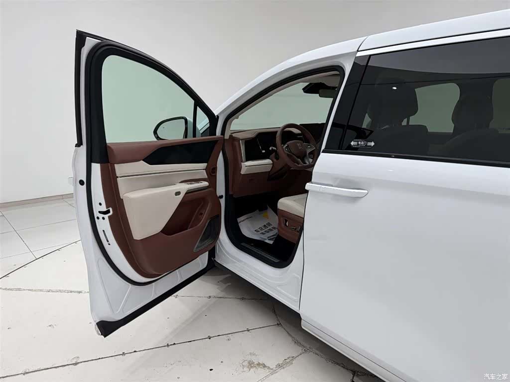 BYD Xia, 2025 13