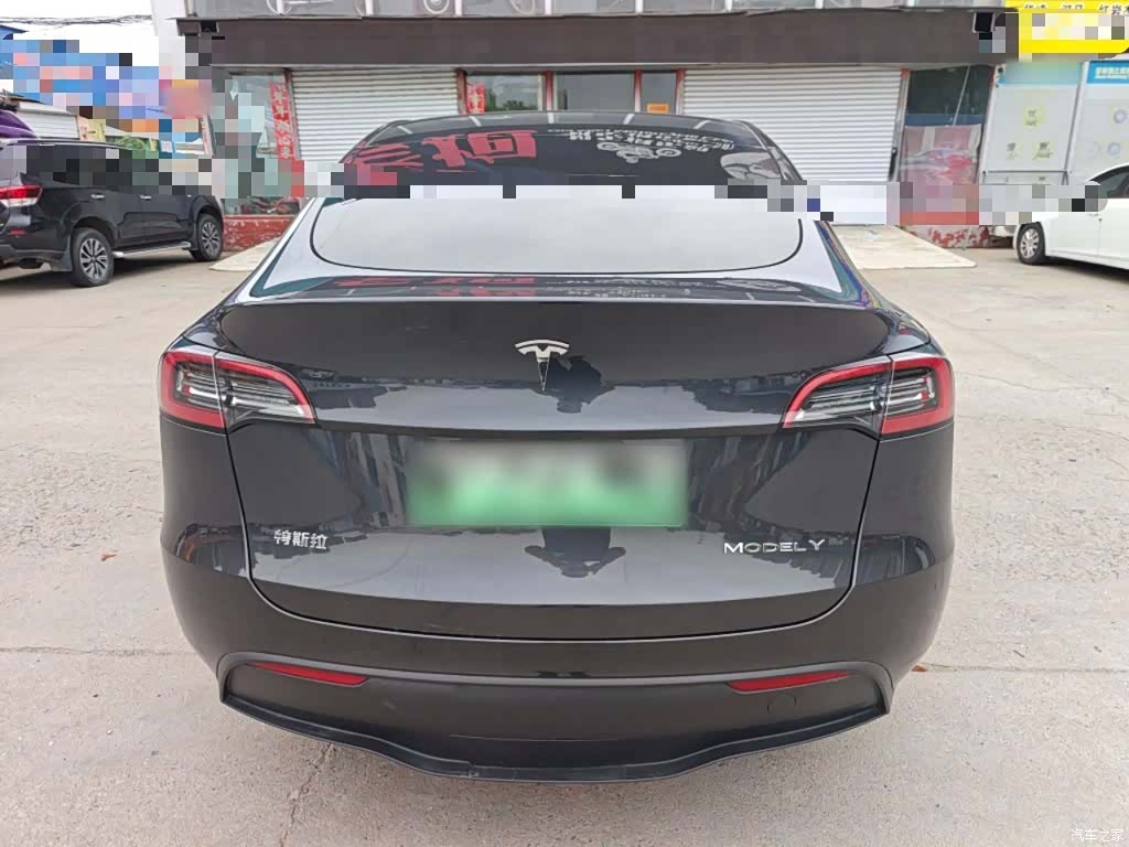 Tesla Model Y, 2024 4