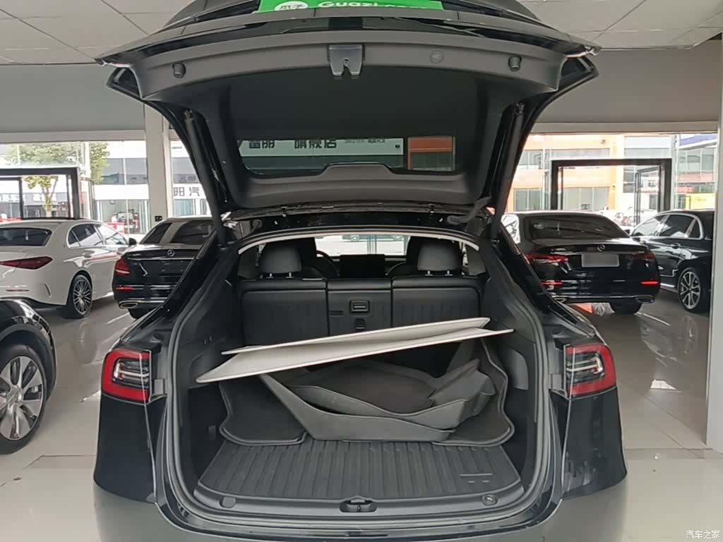 Tesla Model Y, 2023 19