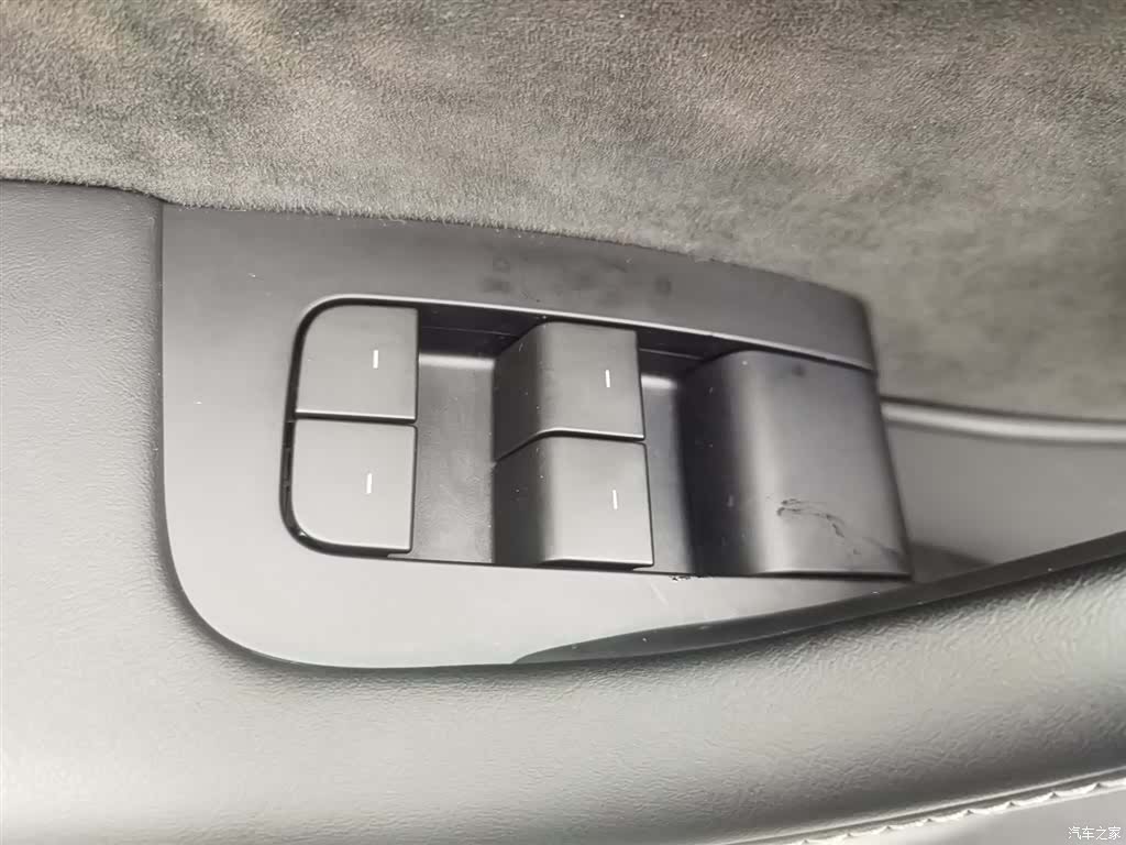 Tesla Model Y, 2024 9