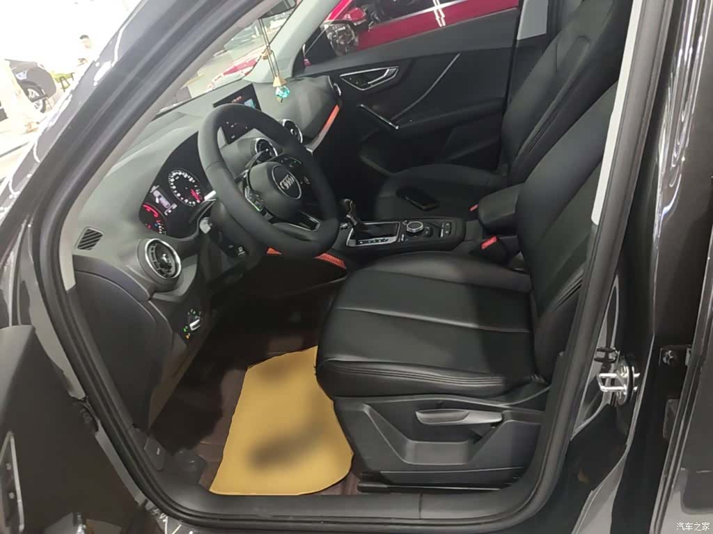 Audi Q2L, 2020 15