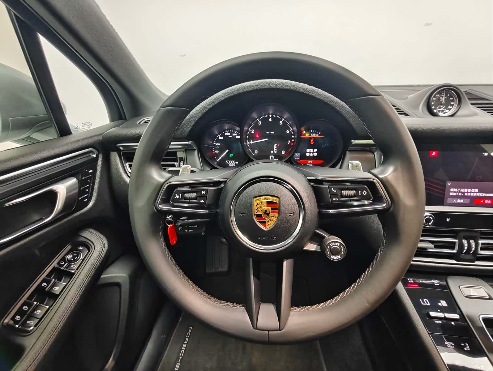 Porsche Macan, 2023 8