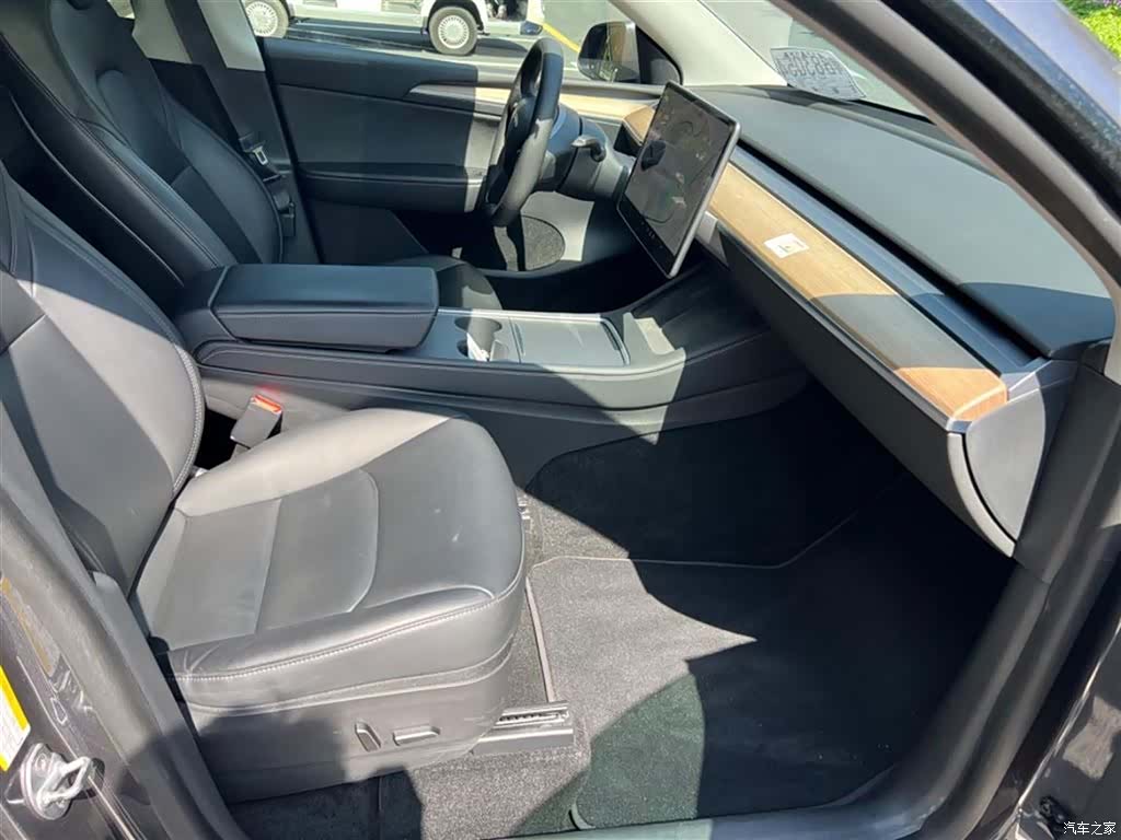 Tesla Model Y, 2021 12