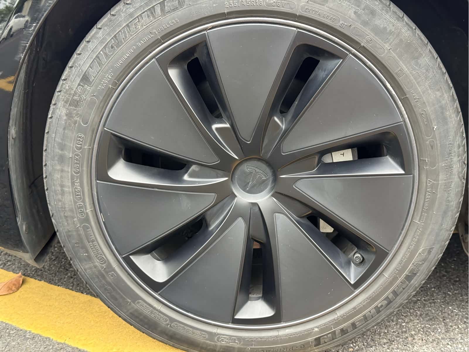 Tesla Model 3, 2023 14