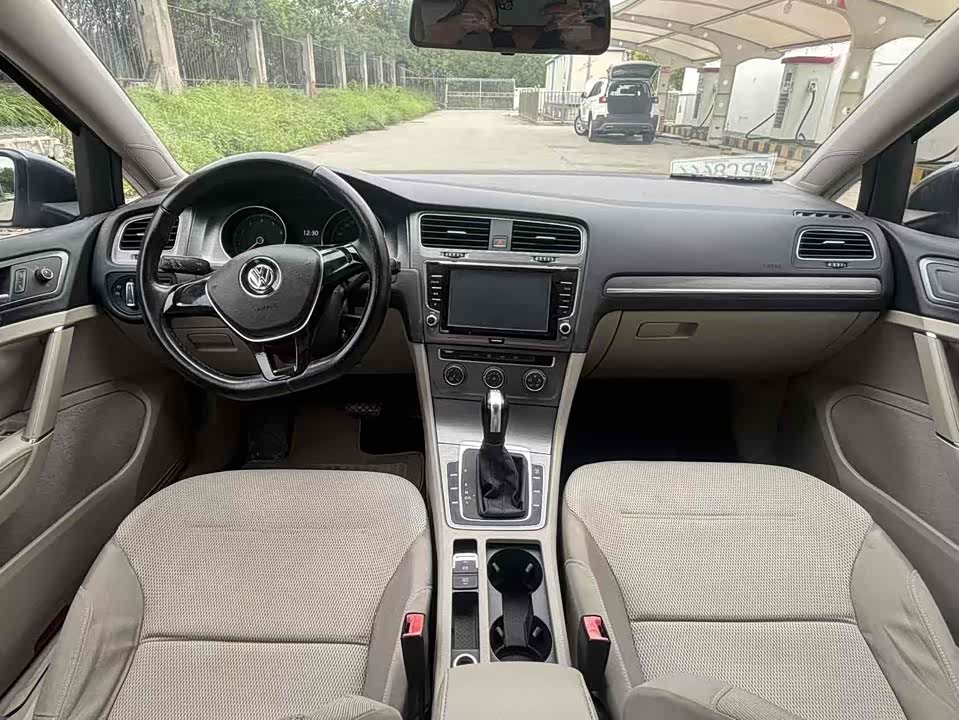 Volkswagen golf