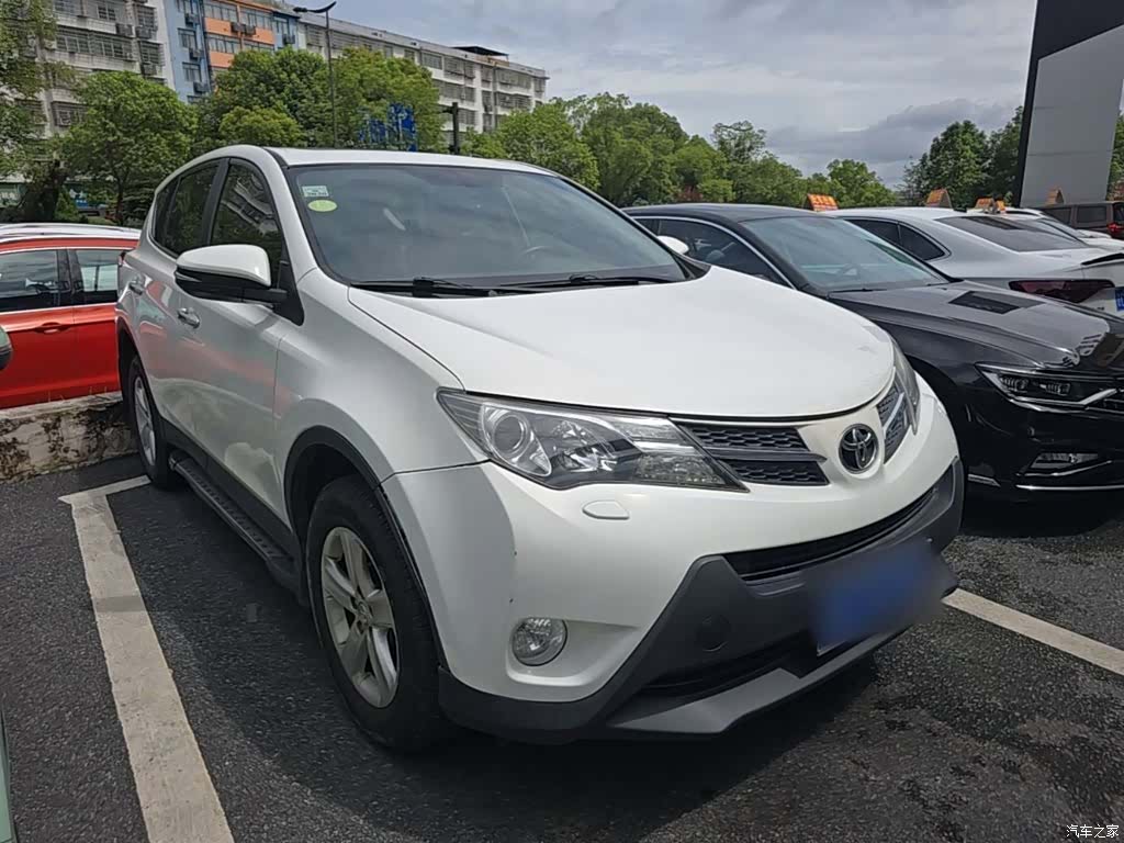 Toyota RAV4, 2014 4