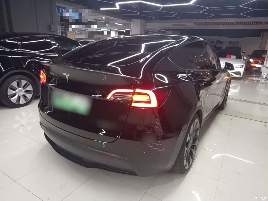 Tesla Model Y, 2023 7