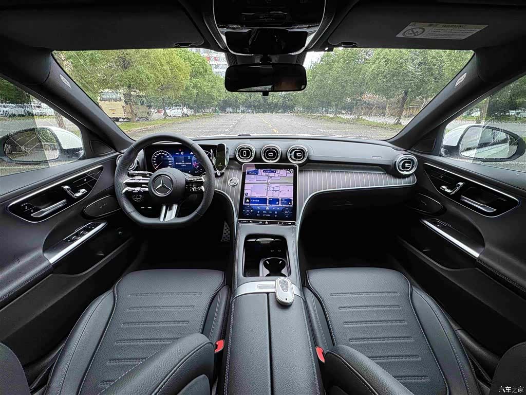 Mercedes-Benz C-Class, 2025 14