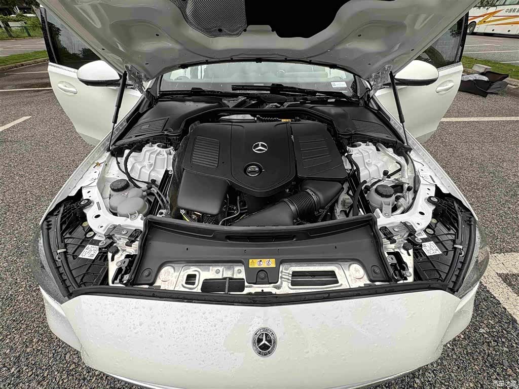 Mercedes-Benz C-Class, 2025 34