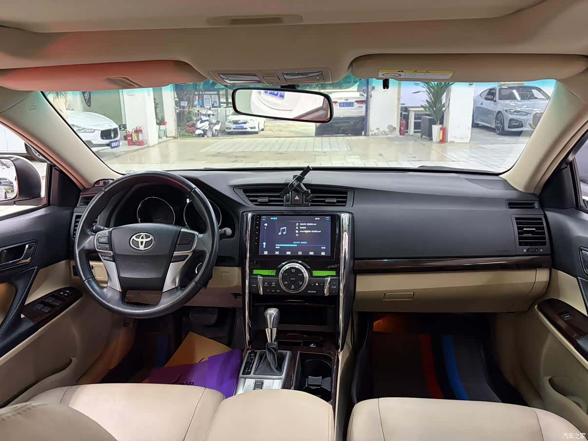 Toyota 2.5V, 2012 9