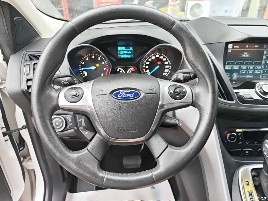 Ford Kuga, 2016 11