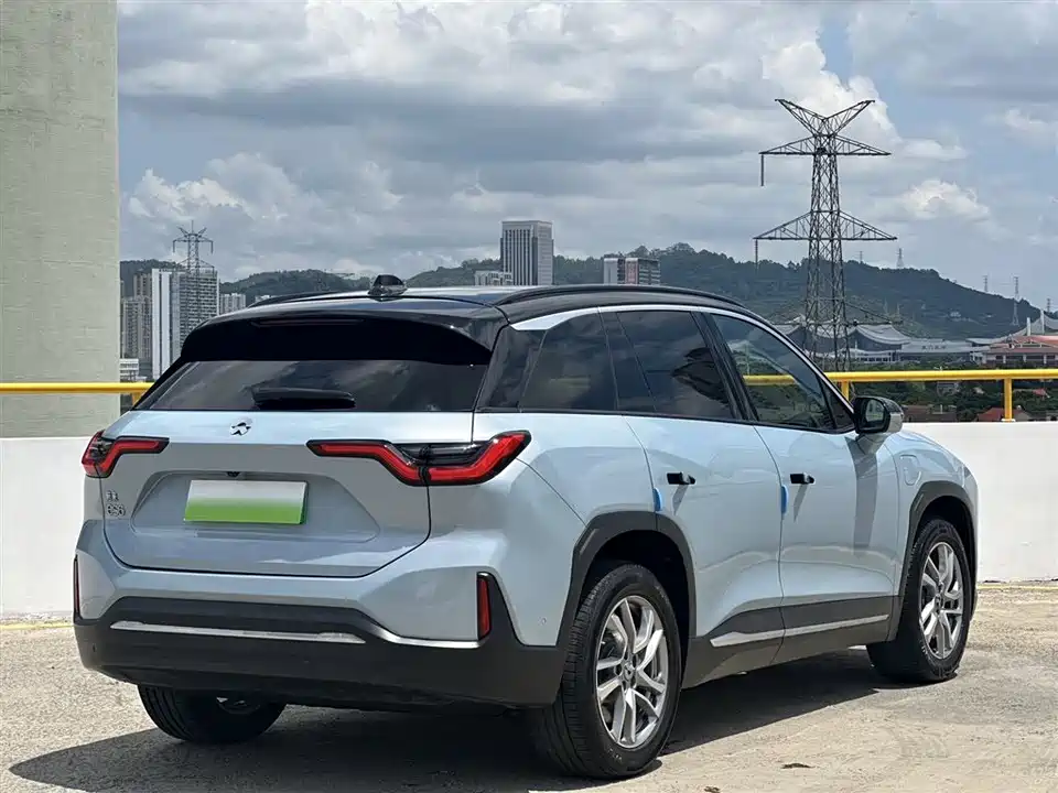 NIO ES6