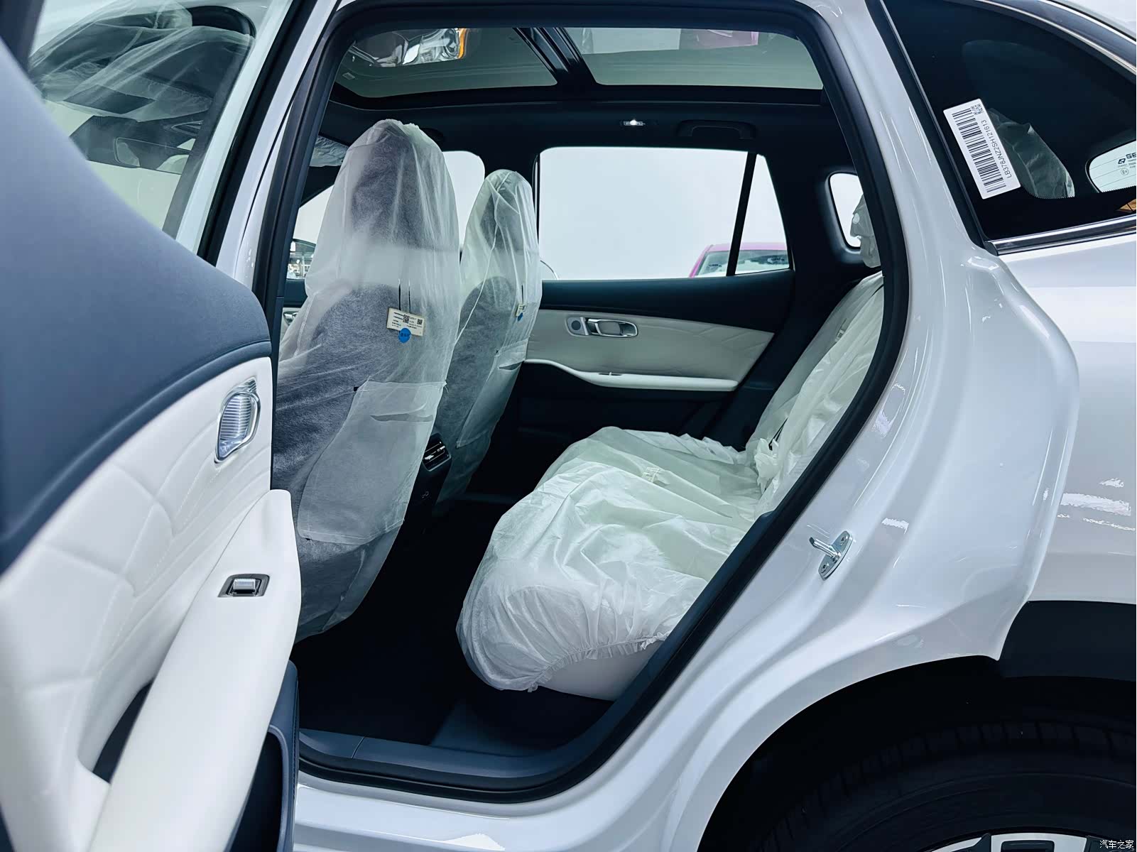 Geely 7, 2026 9