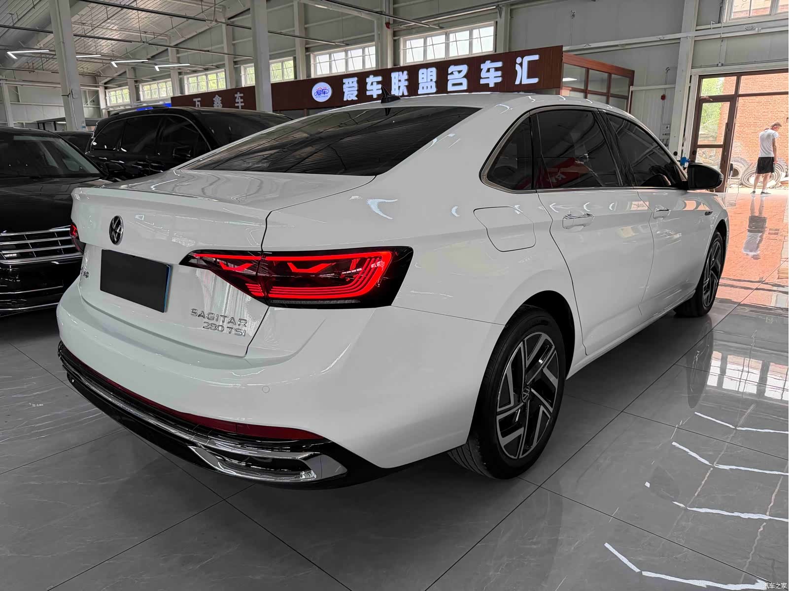 Volkswagen Sagitar, 2022 4