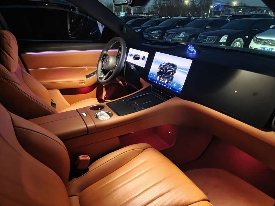 AITO Ask the world M8