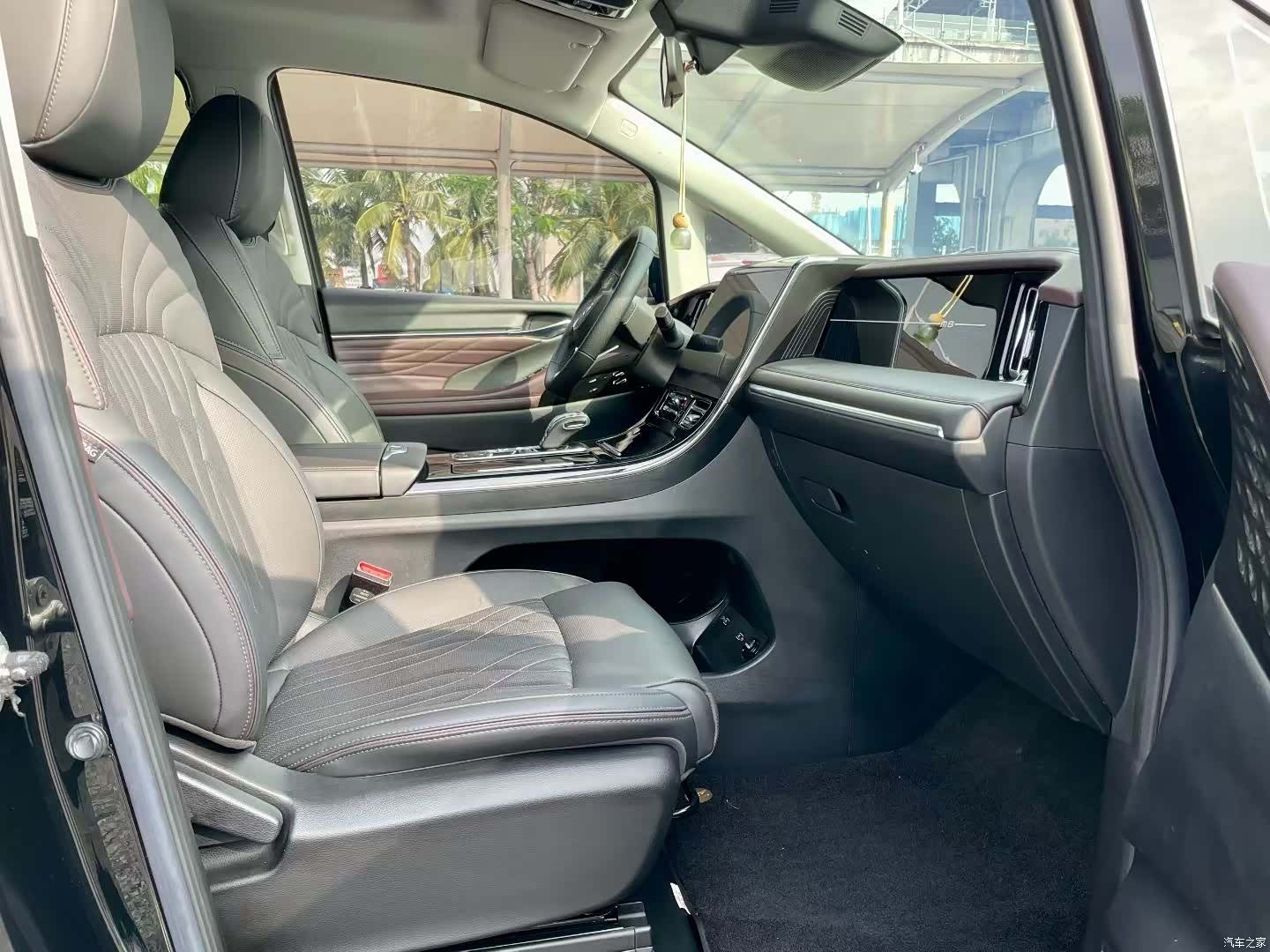 Trumpchi M8, 2023 4