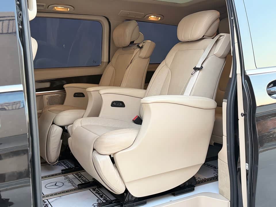 Mercedes-Benz V-class