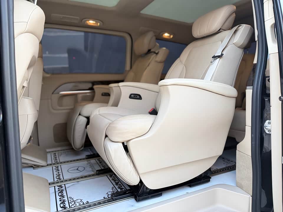 Mercedes-Benz V-class