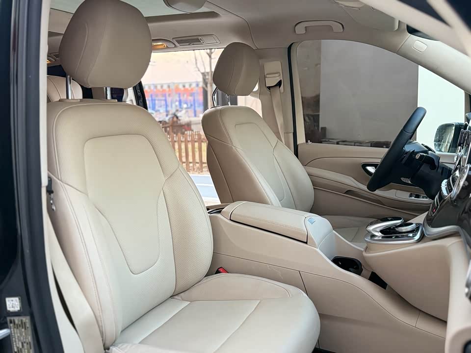 Mercedes-Benz V-class