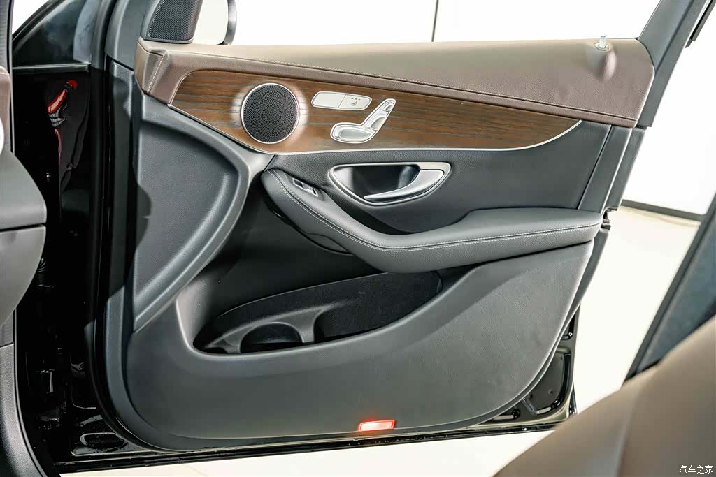 Mercedes-Benz GLC, 2023 15