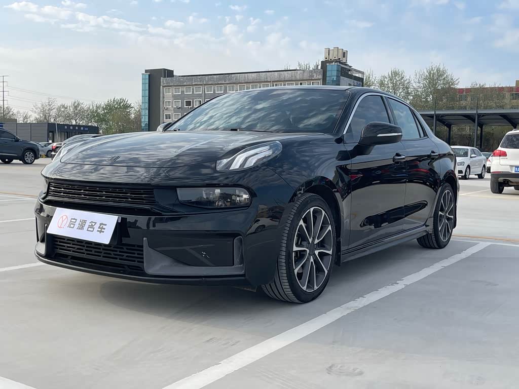 Lynk & Co 03