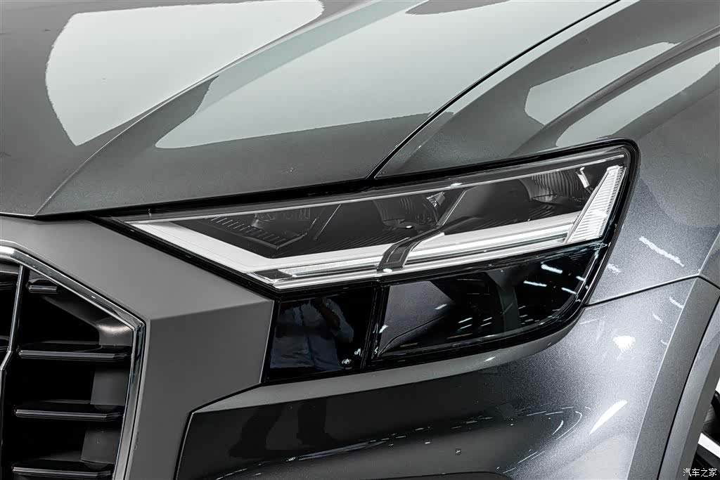 Audi Q8, 2021 4