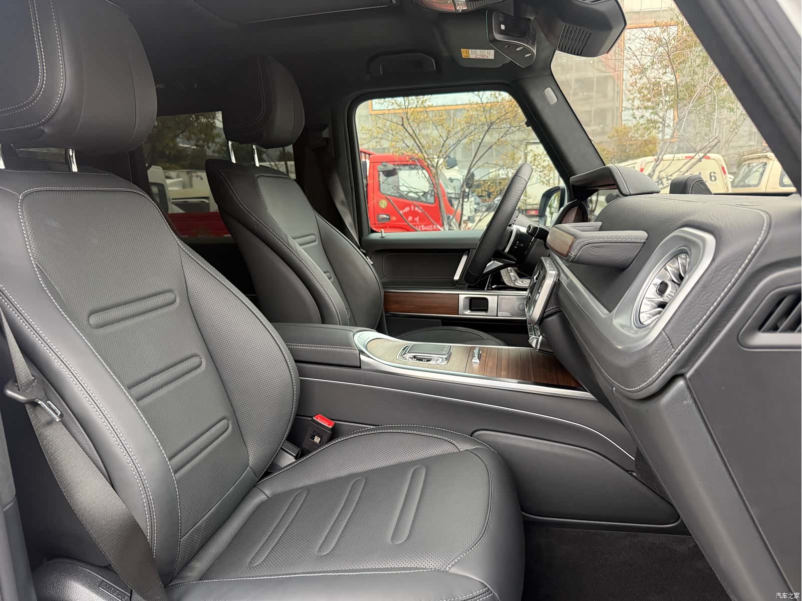 Mercedes-Benz G-Class, 2025 6