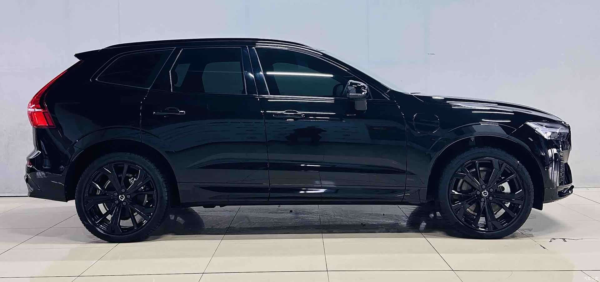 Volvo XC60, 2025 4