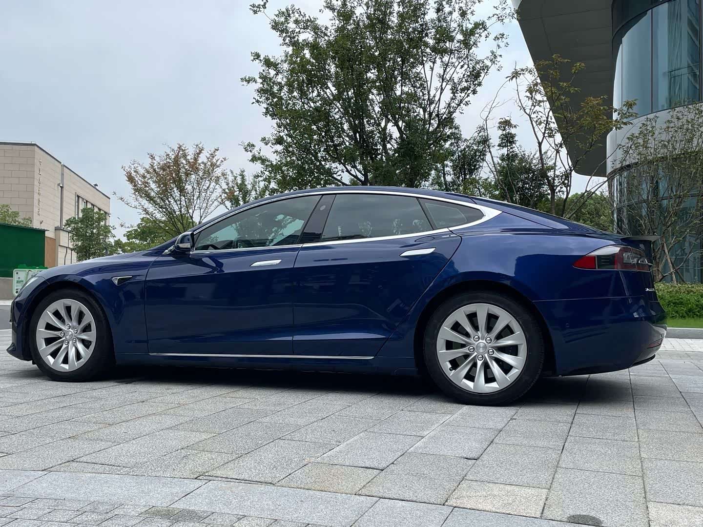 Tesla Model S, 2017 2