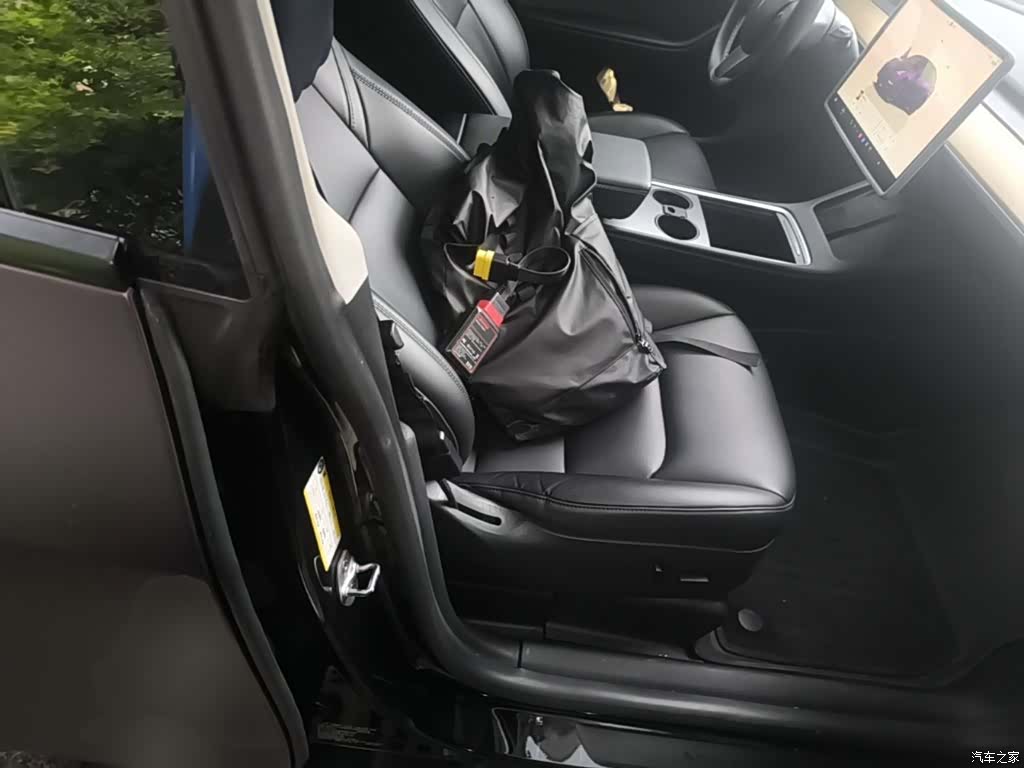 Tesla Model Y, 2022 25