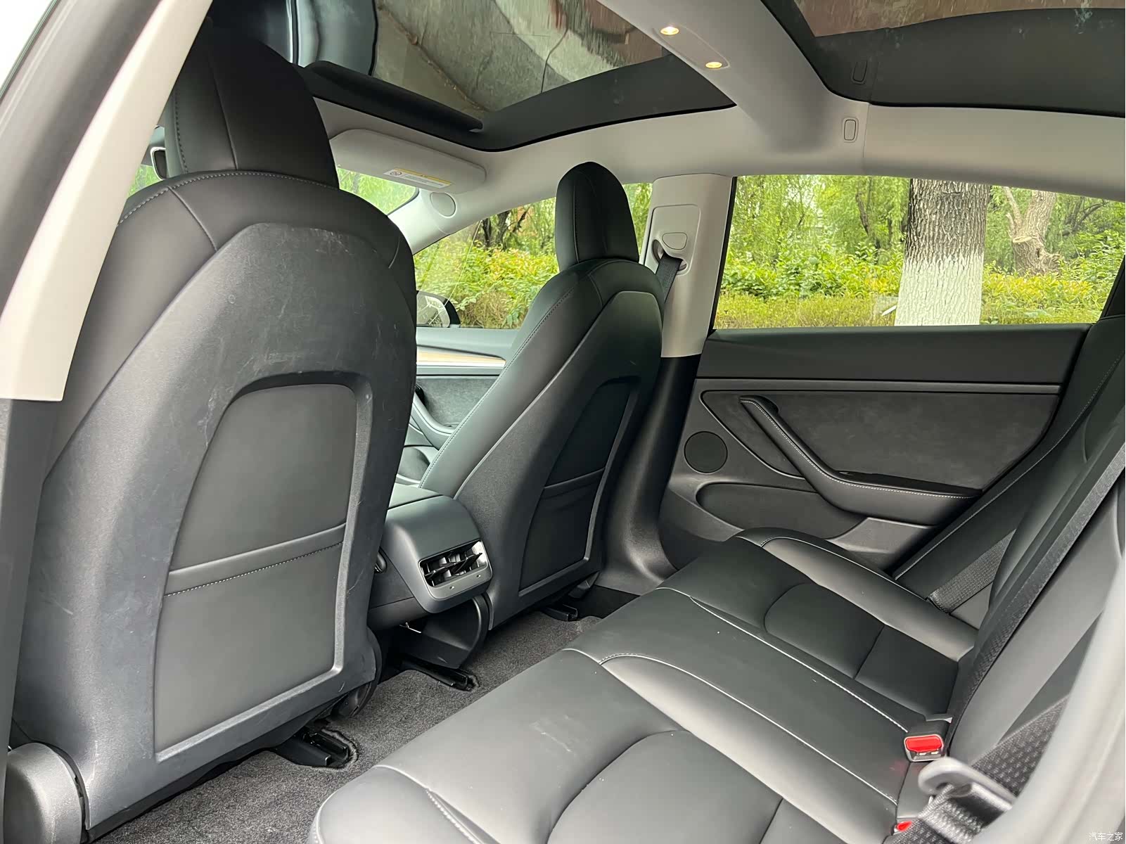 Tesla Model 3, 2023 13