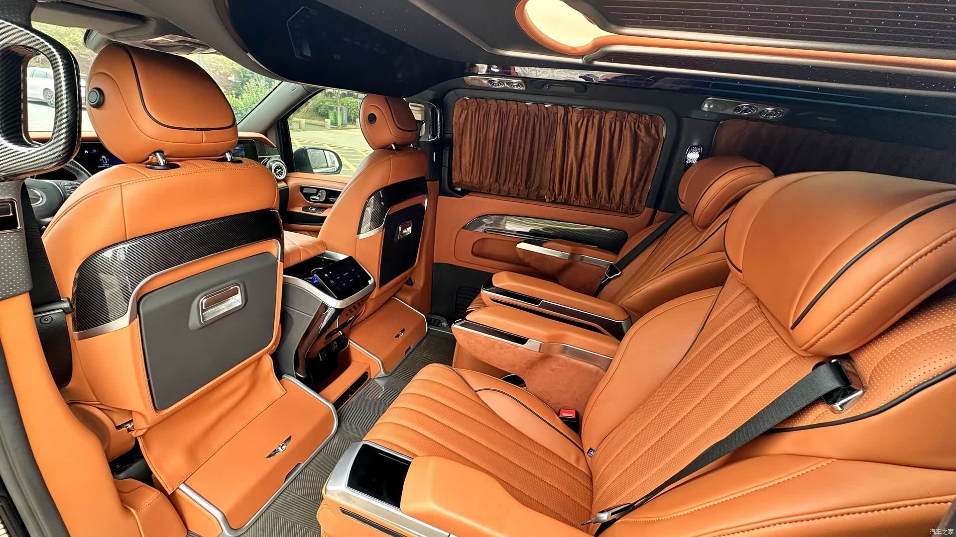 Mercedes-Benz 7, 2024 4