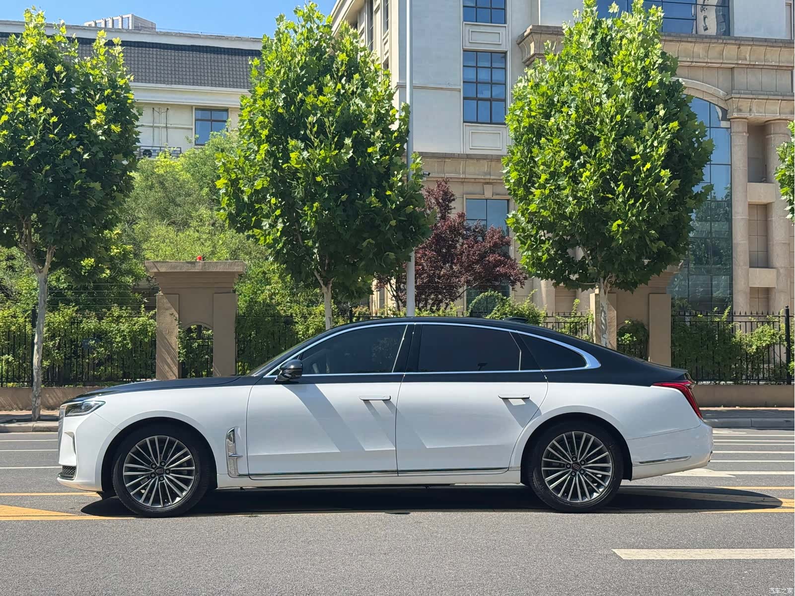 Hongqi H9, 2023 12