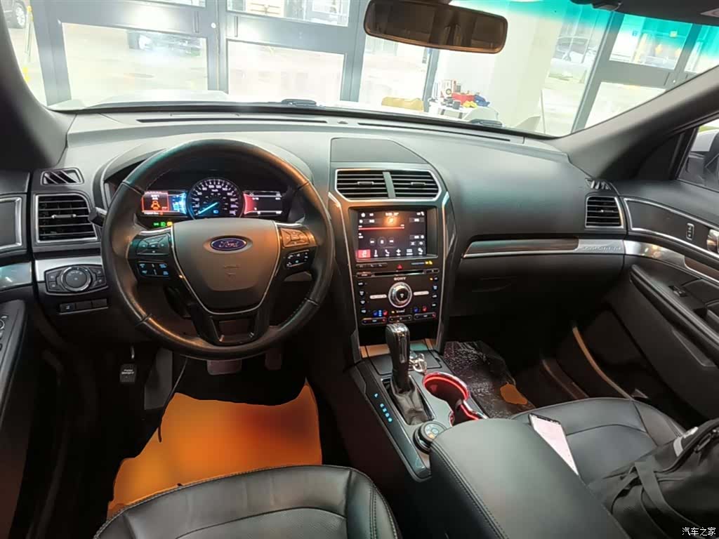 Ford Explorer, 2017 10
