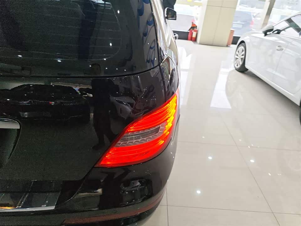 Mercedes-Benz R-class