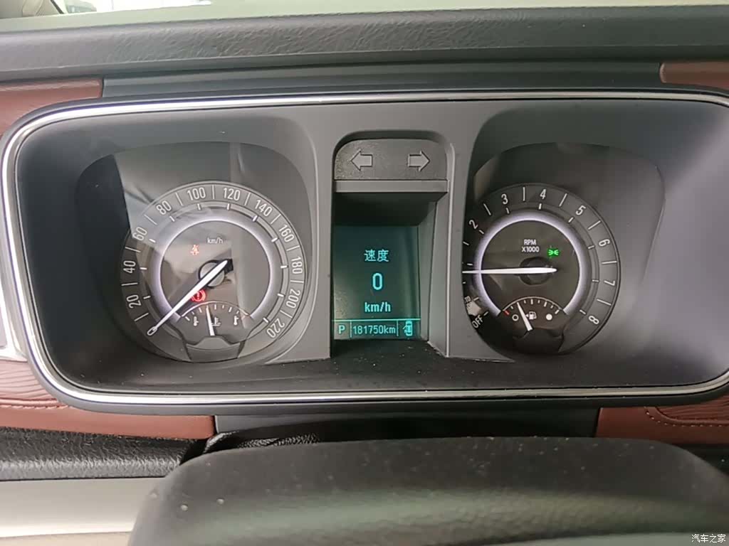 Buick GL8, 2019 12