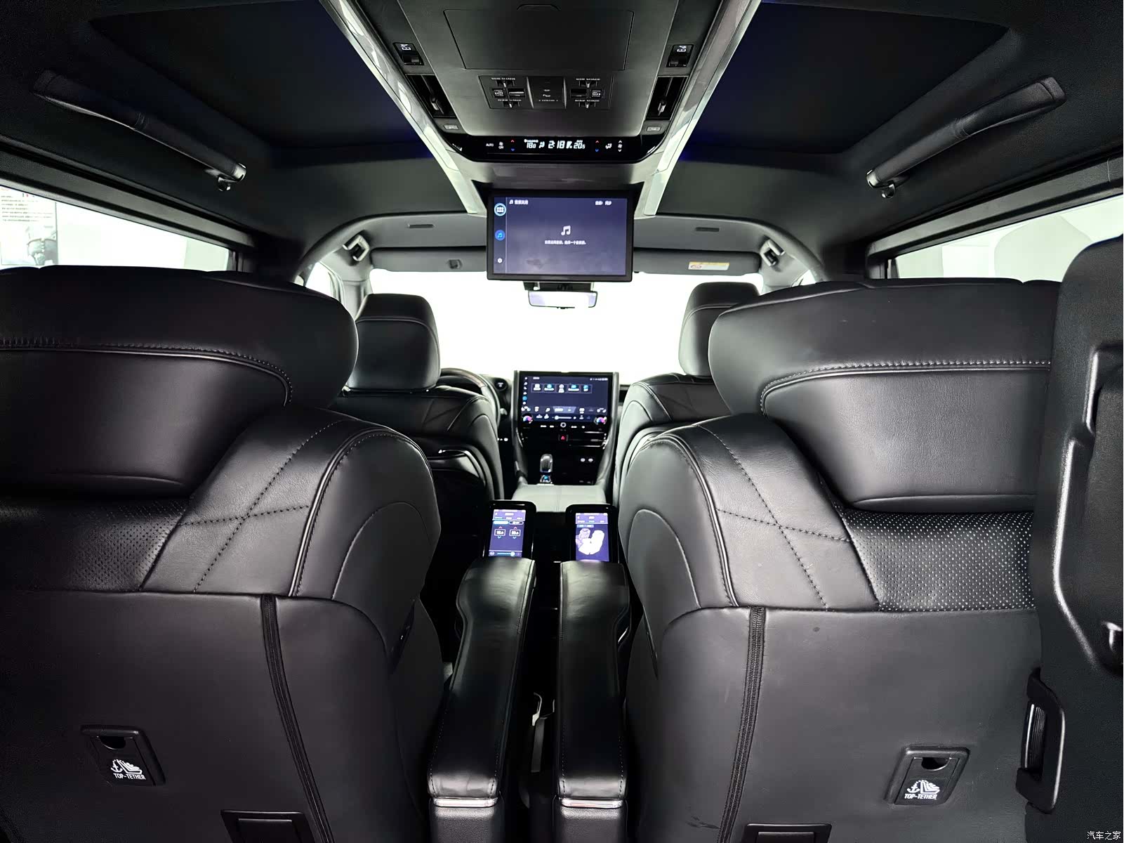 Toyota Alphard, 2024 37