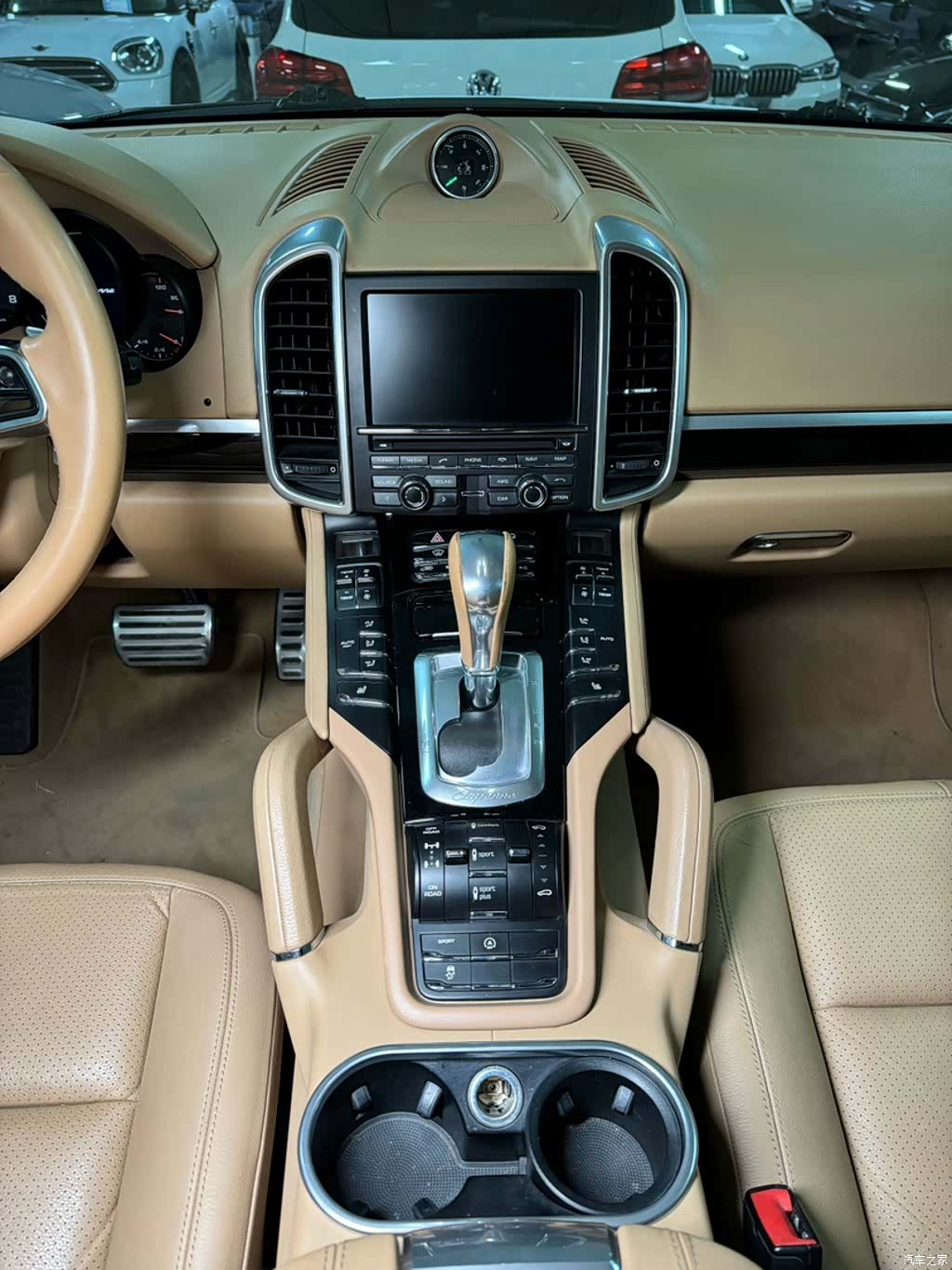Porsche Cayenne, 2015 11