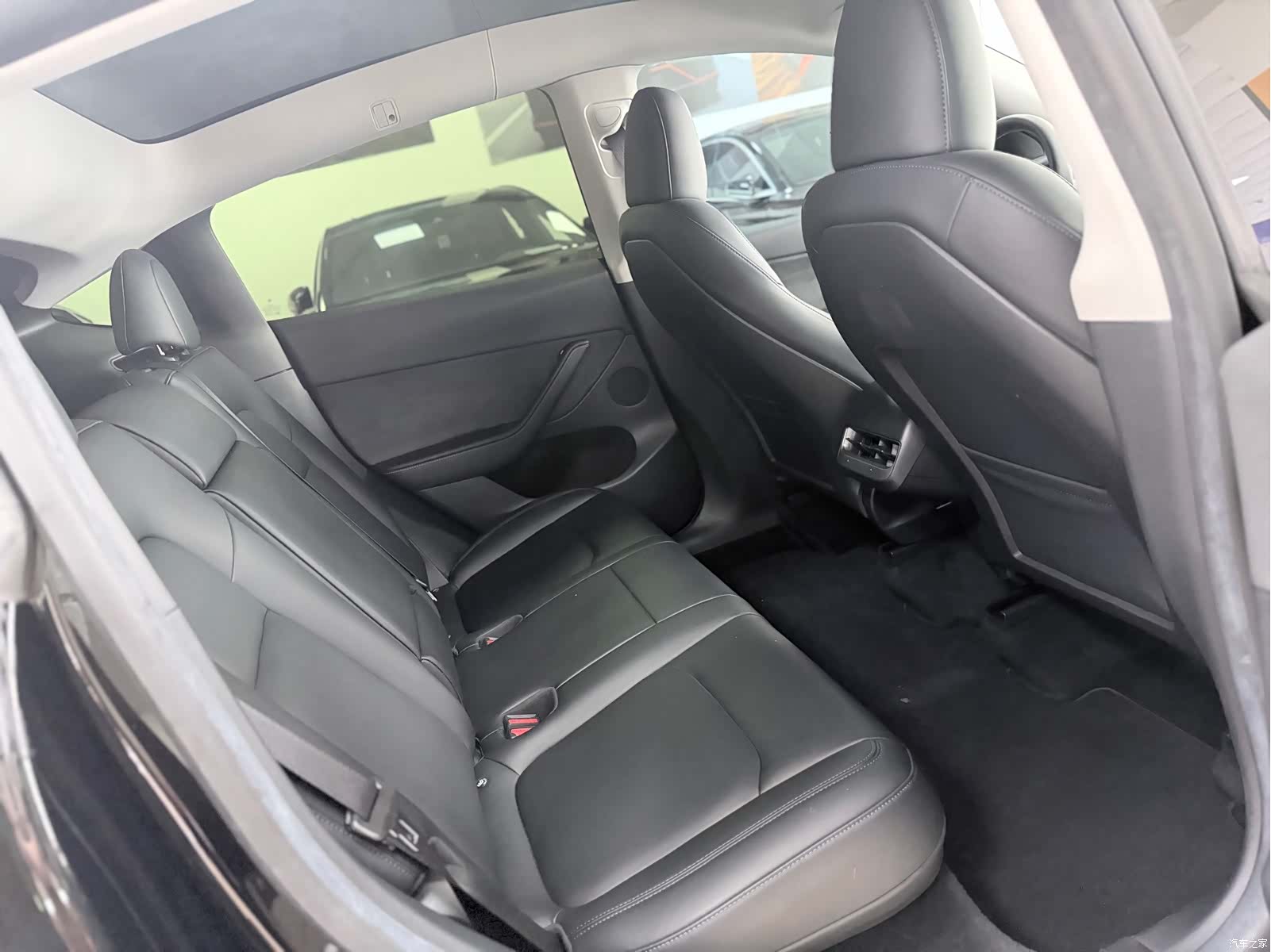 Tesla Model Y, 2022 11