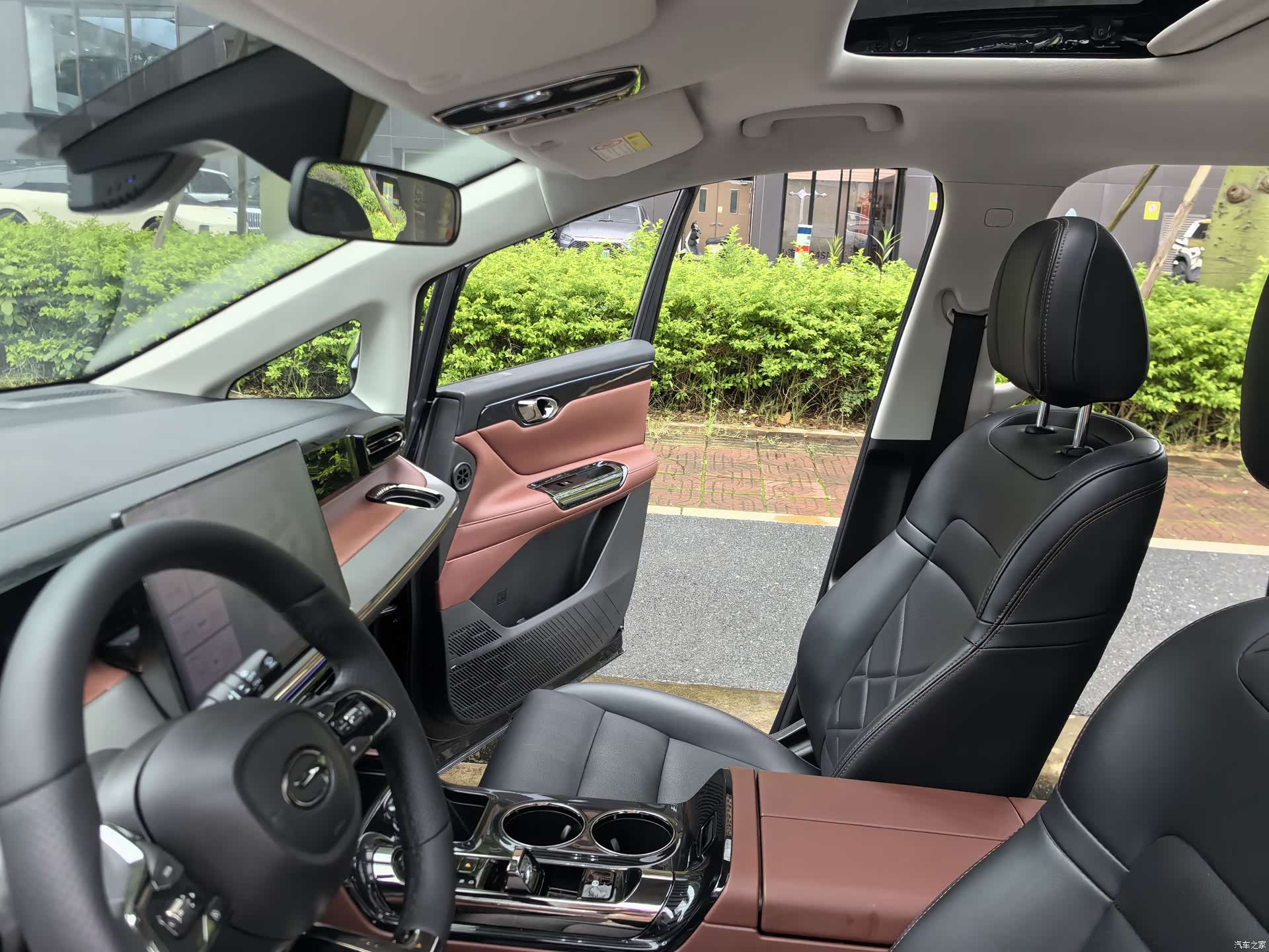 Trumpchi E8, 2025 14