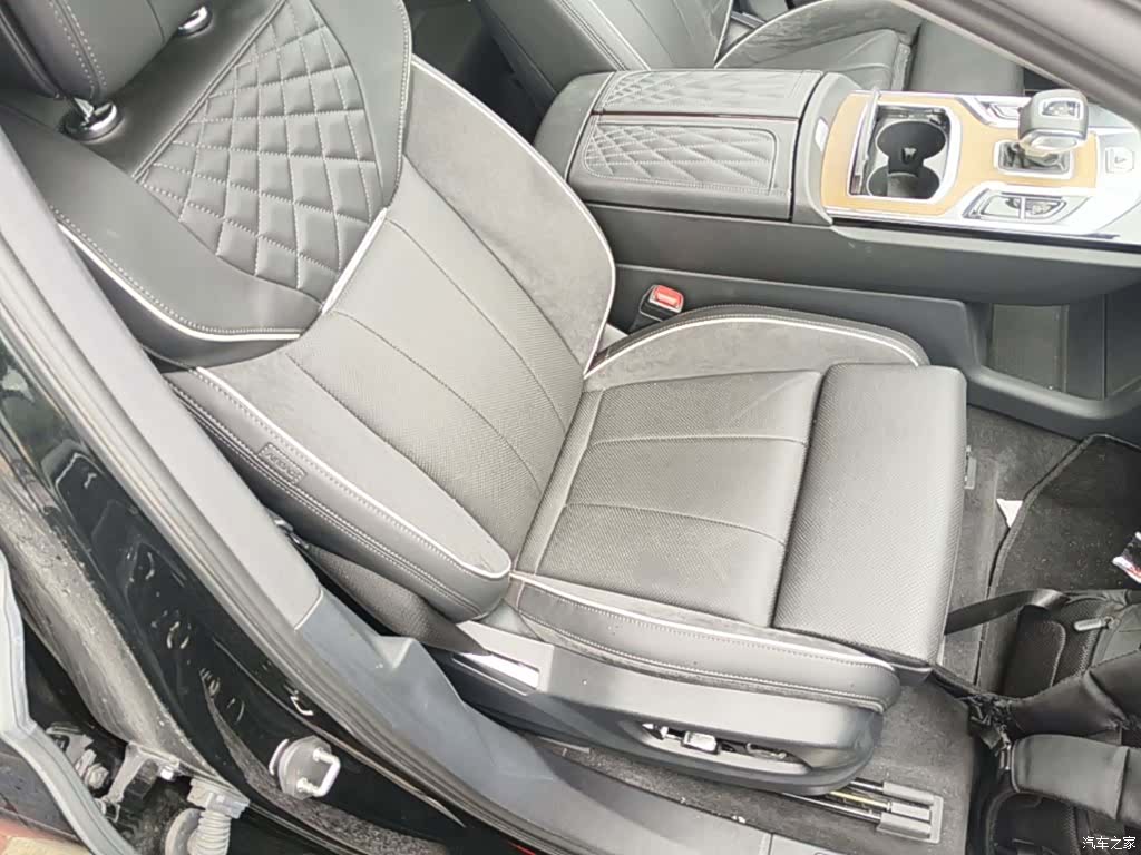 Hongqi E-HS9, 2023 25
