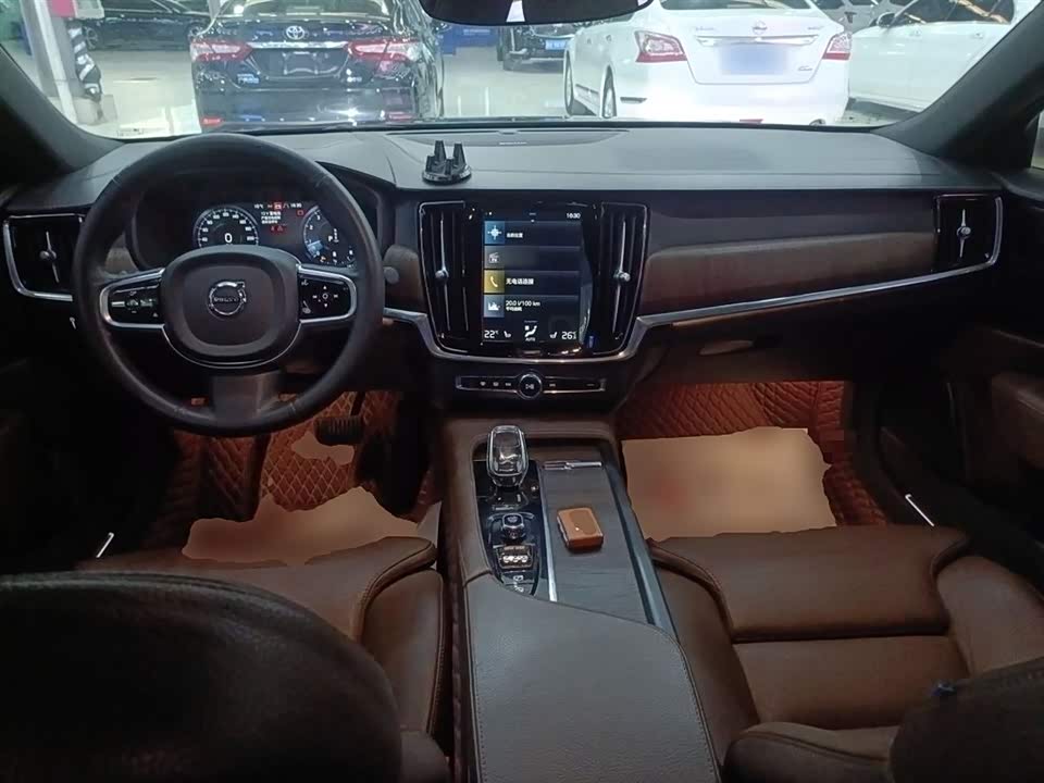 Volvo S90