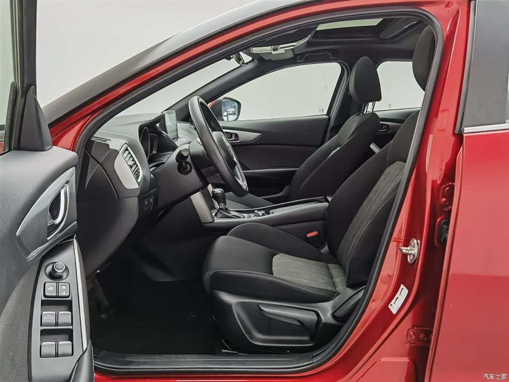 Mazda CX-4, 2019 10
