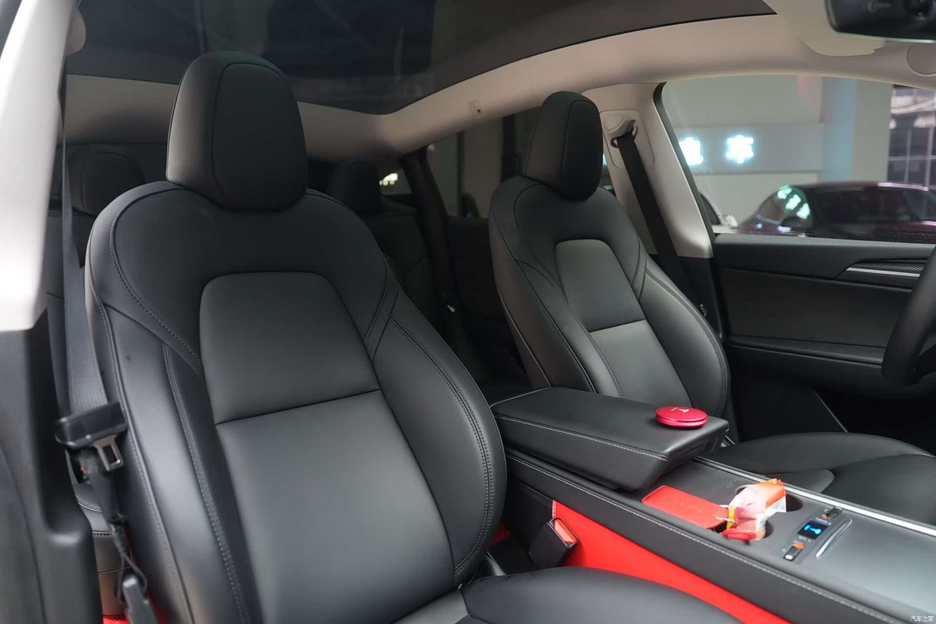 Tesla Model Y, 2024 16